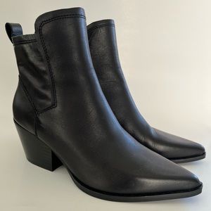 Dolce Vita Chunky heel Leather Ankle Booties
